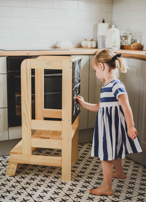 Keukenhelper met krijtbord - natuurlijk hout